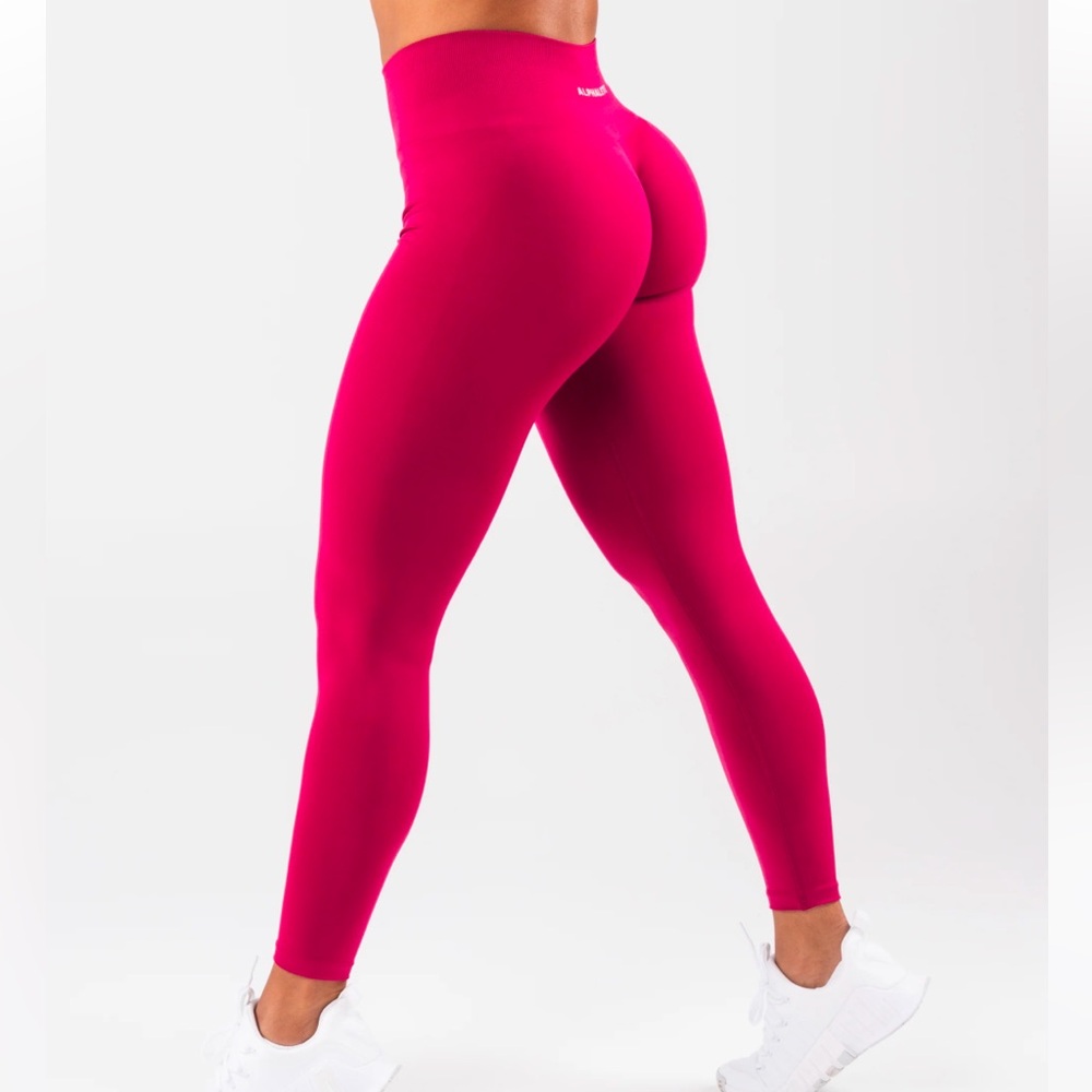 Alphalete Amplify Leggings in Berry